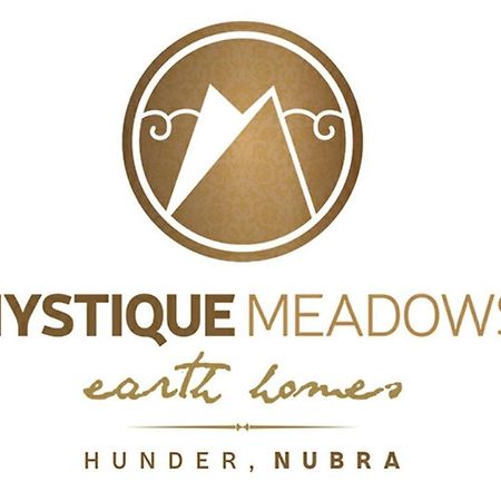 Mystique Meadows Earth Homes Hundar 외부 사진